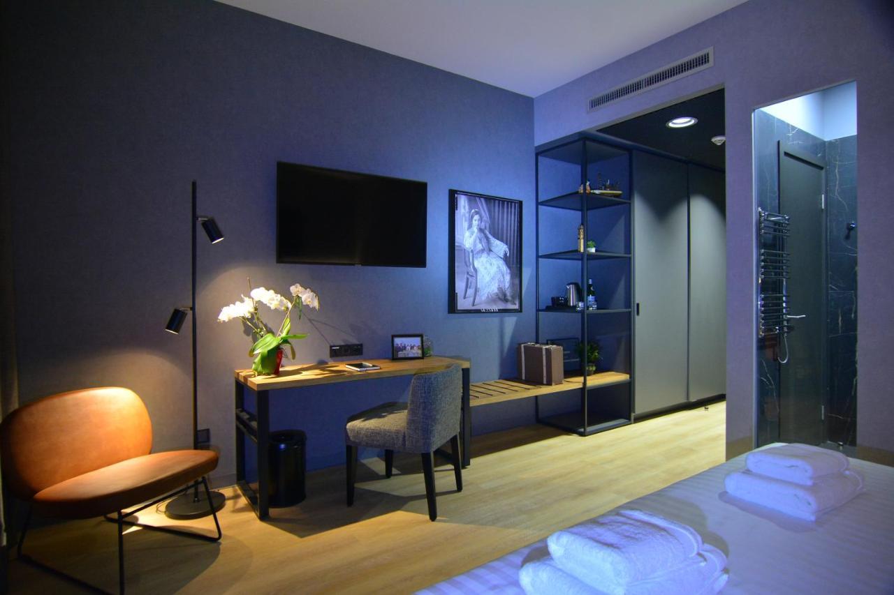 mk hotel tirana Rinas Bagian luar foto