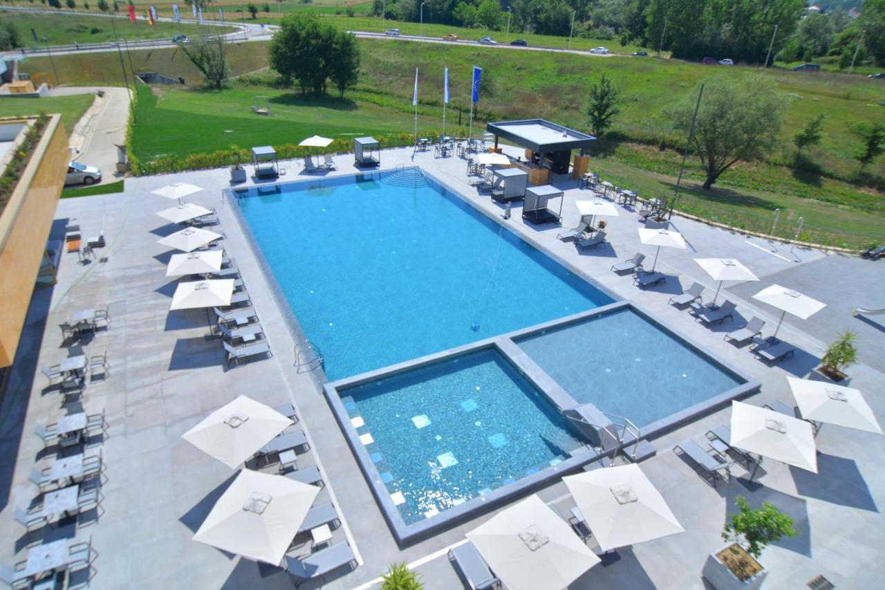 mk hotel tirana Rinas Bagian luar foto