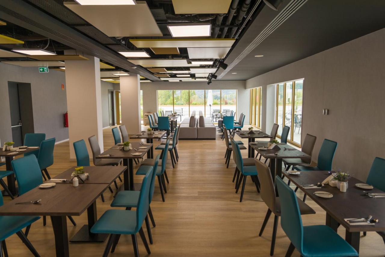 mk hotel tirana Rinas Bagian luar foto The restaurant at the new terminal