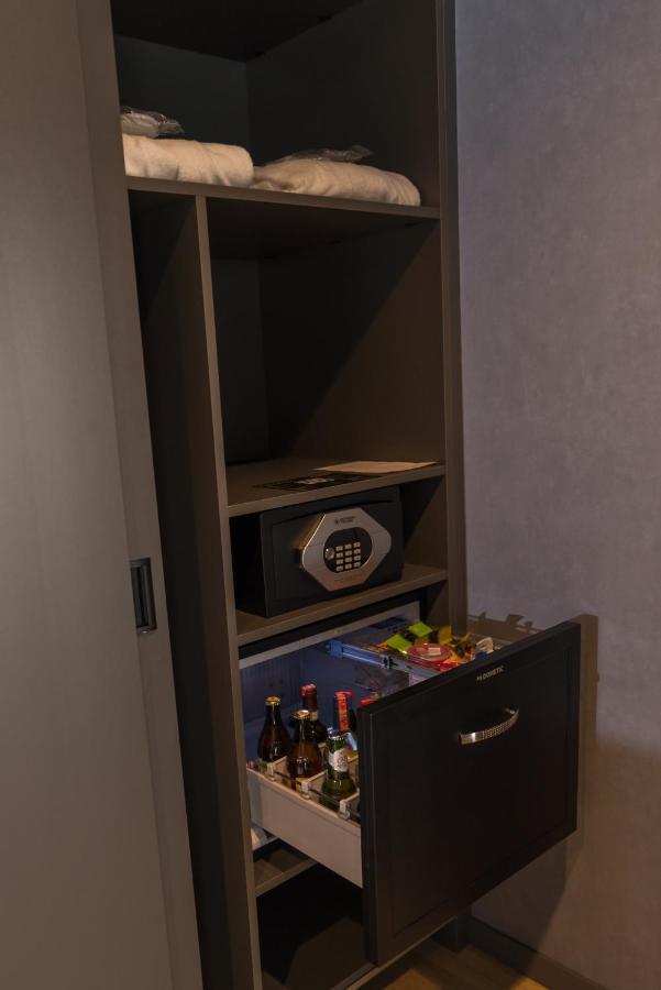 mk hotel tirana Rinas Bagian luar foto A hotel safe