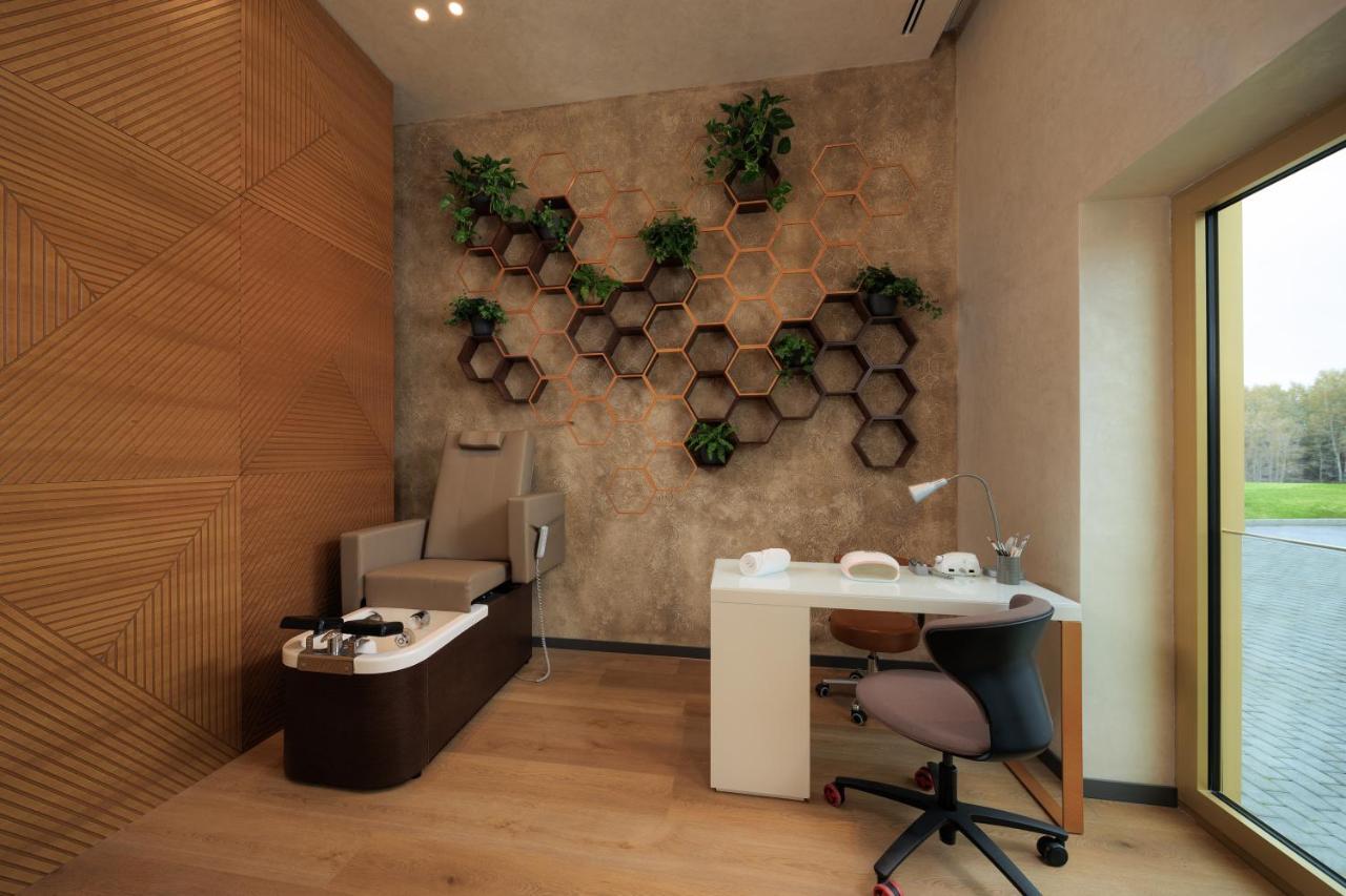 mk hotel tirana Rinas Bagian luar foto A doctor's office