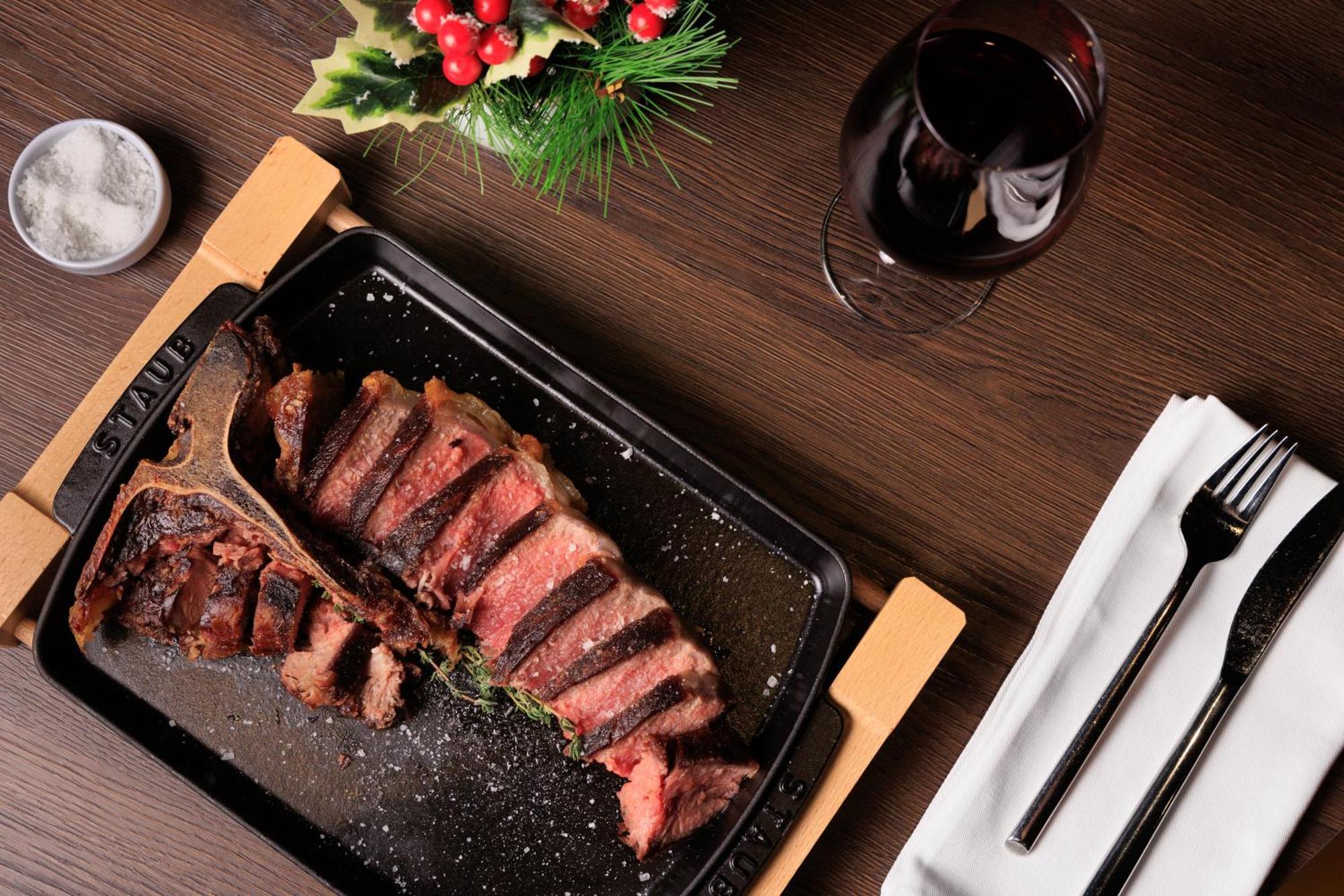 mk hotel tirana Rinas Bagian luar foto A steak
