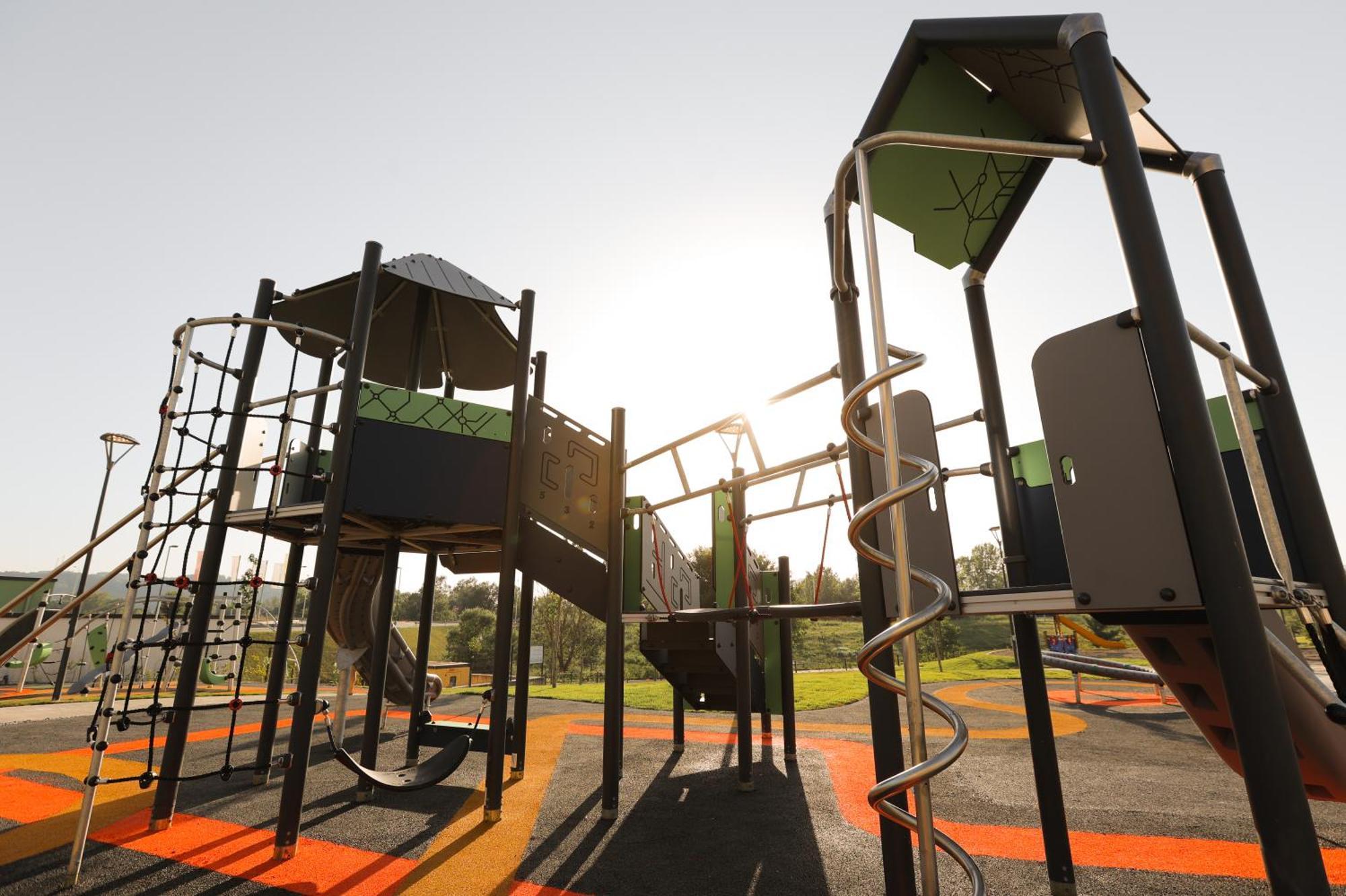 mk hotel tirana Rinas Bagian luar foto The 2012 Australian Ninja Warrior course